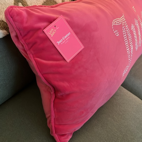 ✨Juicy Couture 💎BEAUTIFUL💎 bling logo body pillow NWT - Picture 5 of 13